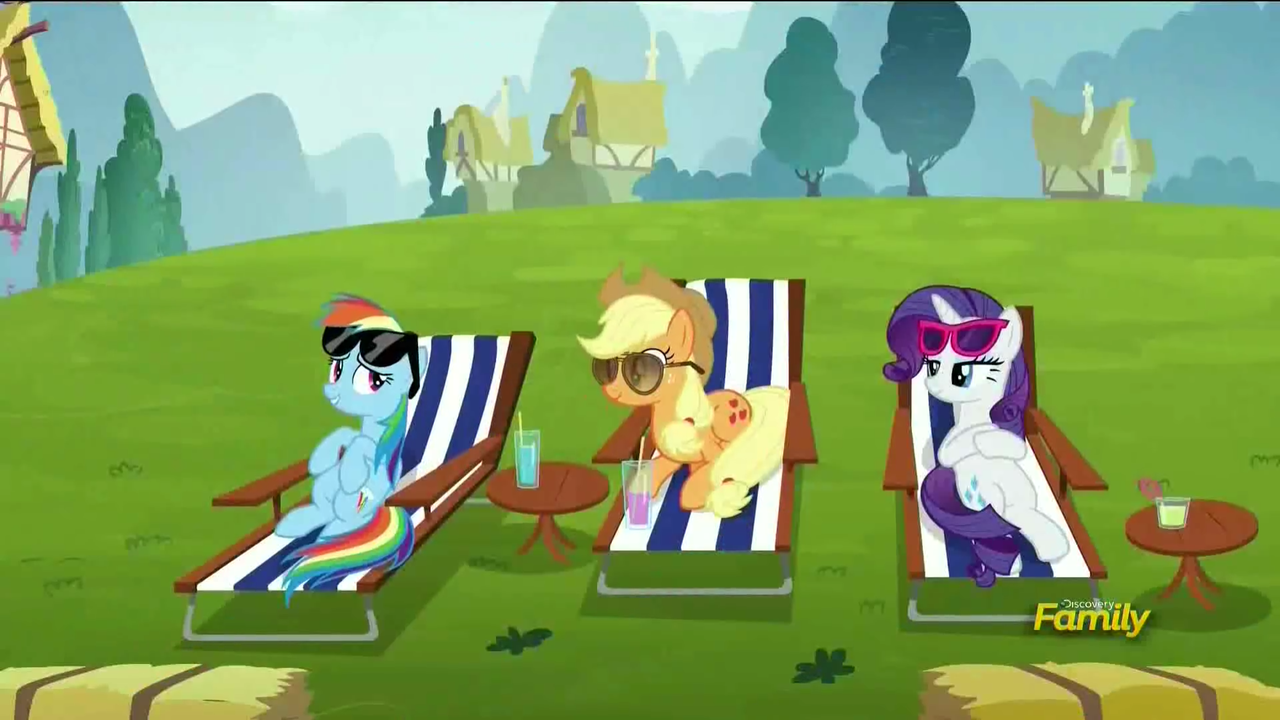 Canterlot's Luxury Boom Deepens Working-Class Divide